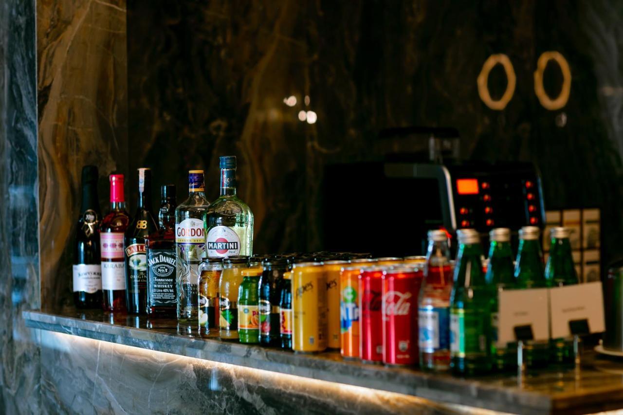 Готель Intercontinental Baku By Ihg Екстер'єр фото A selection of non-alcoholic drinks