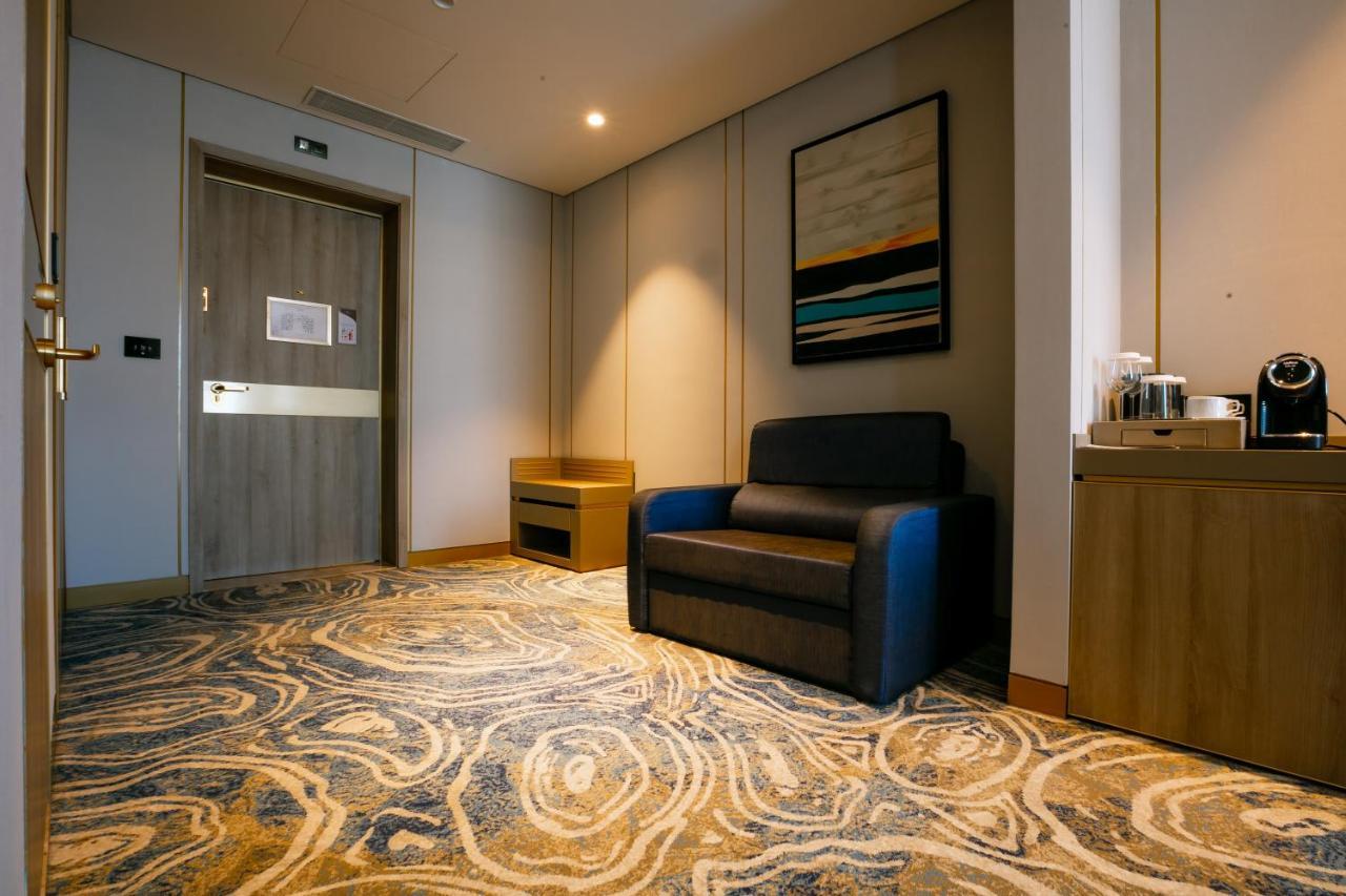 Готель Intercontinental Baku By Ihg Екстер'єр фото Carpet in a hotel room